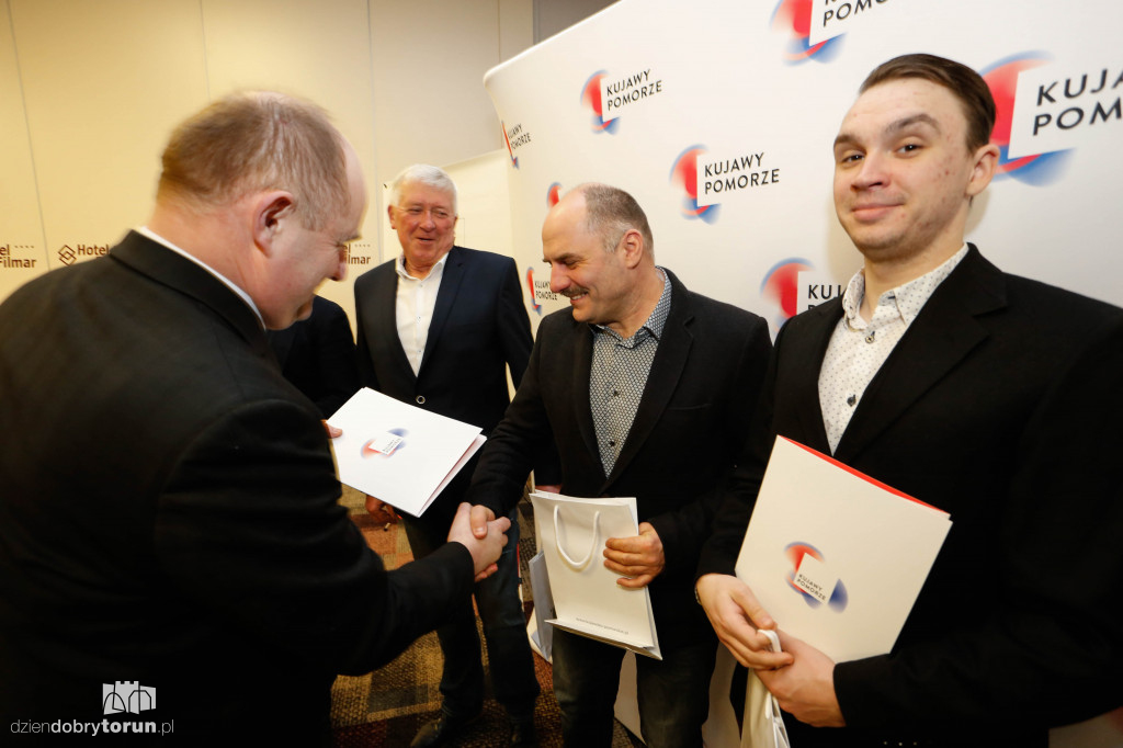 Marszałek nagrodził sportowców