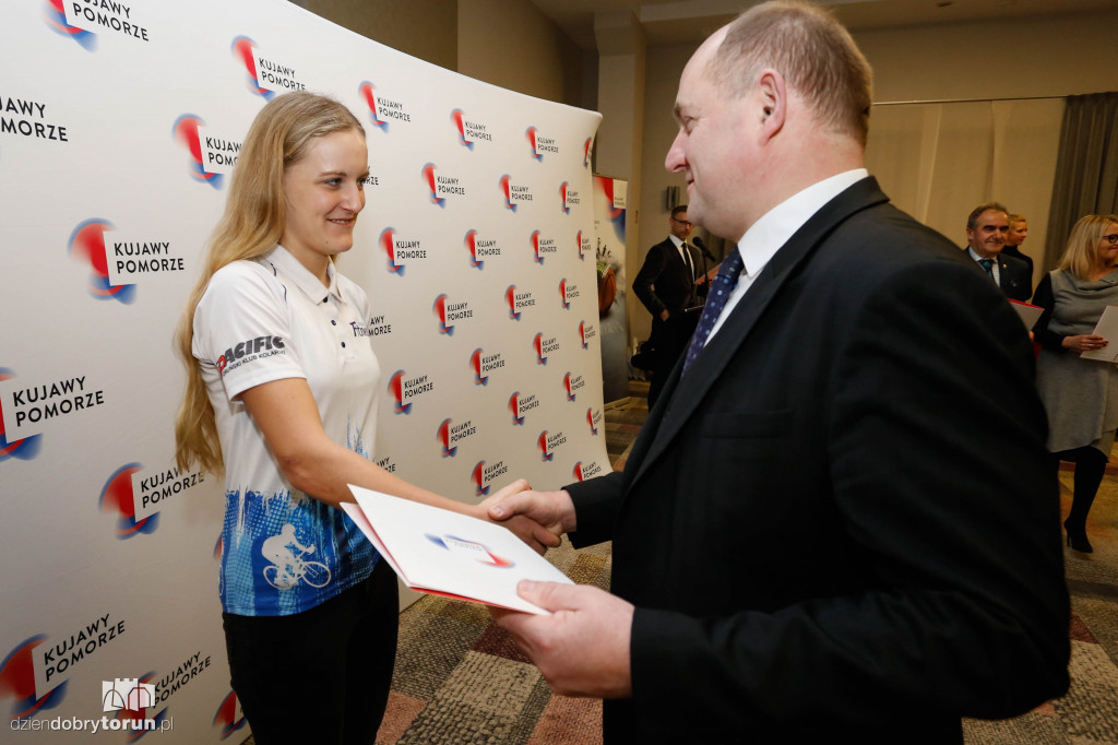 Marszałek nagrodził sportowców