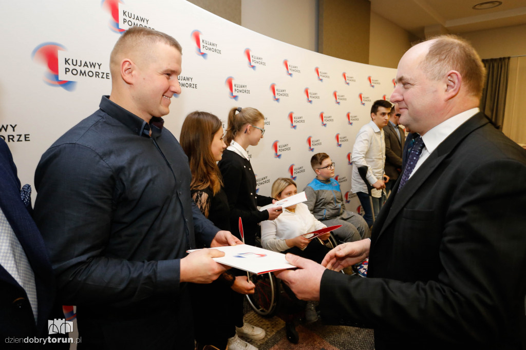 Marszałek nagrodził sportowców