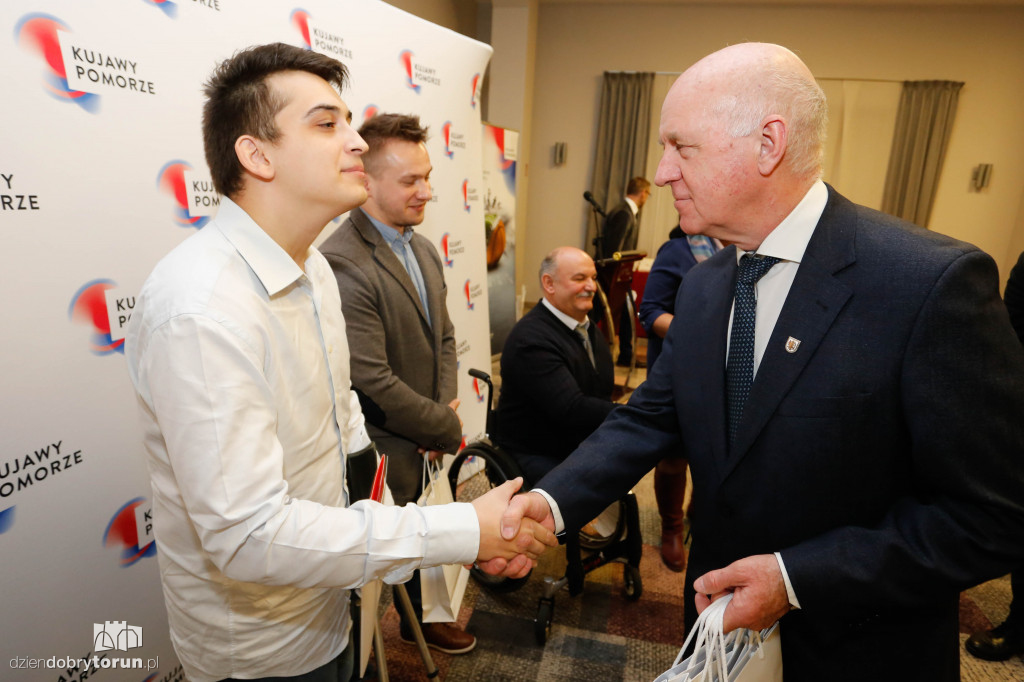 Marszałek nagrodził sportowców