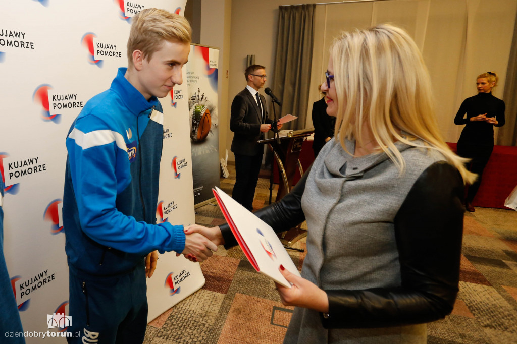 Marszałek nagrodził sportowców