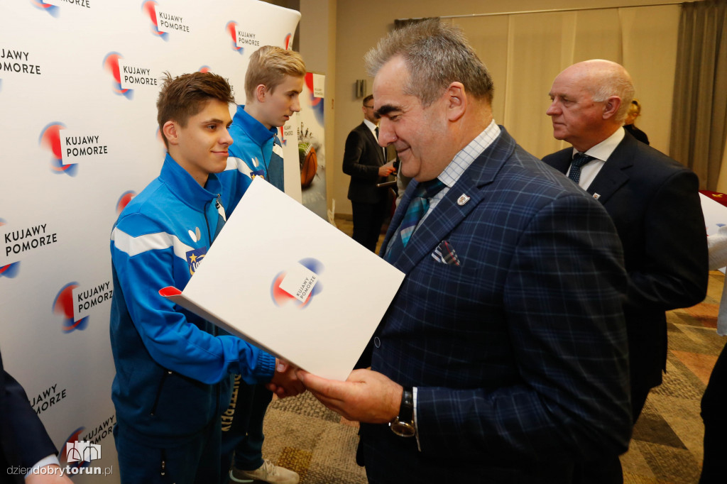 Marszałek nagrodził sportowców