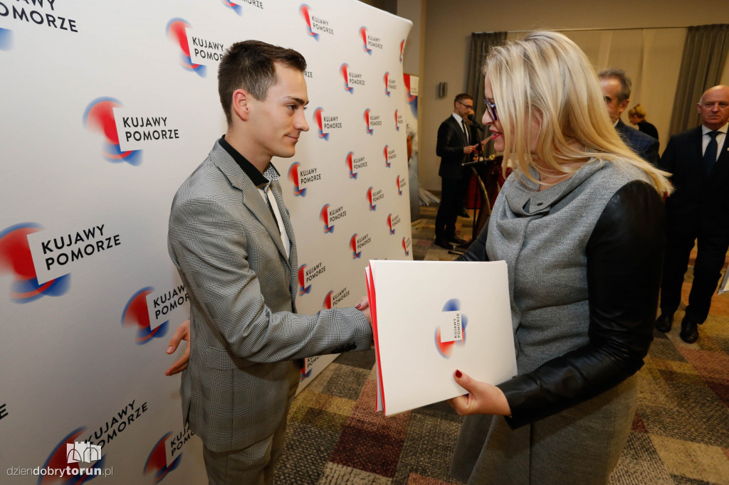 Marszałek nagrodził sportowców