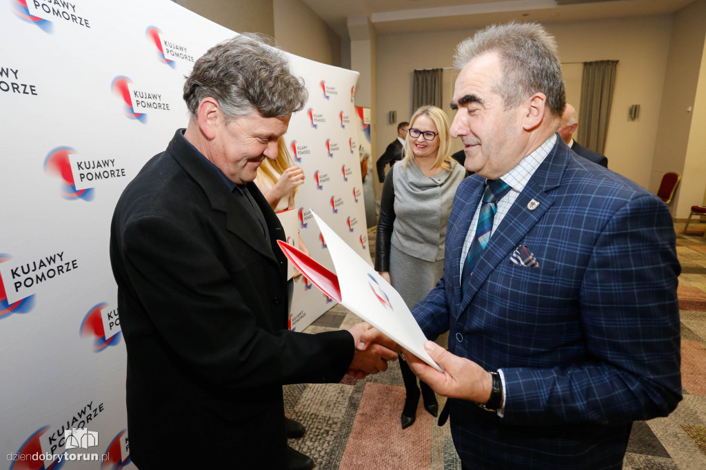 Marszałek nagrodził sportowców