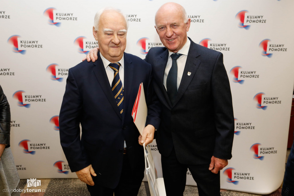 Marszałek nagrodził sportowców