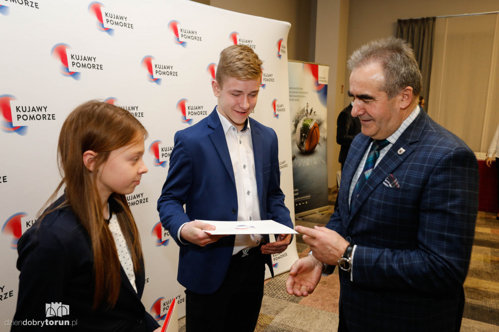 Marszałek nagrodził sportowców