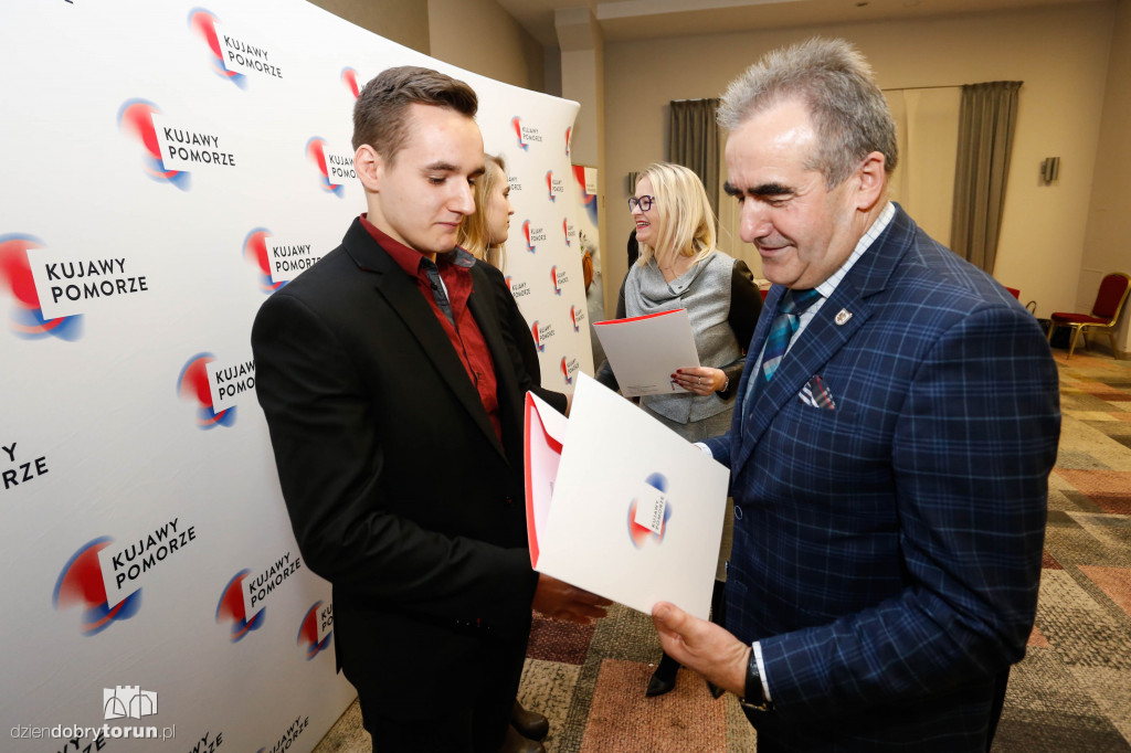Marszałek nagrodził sportowców