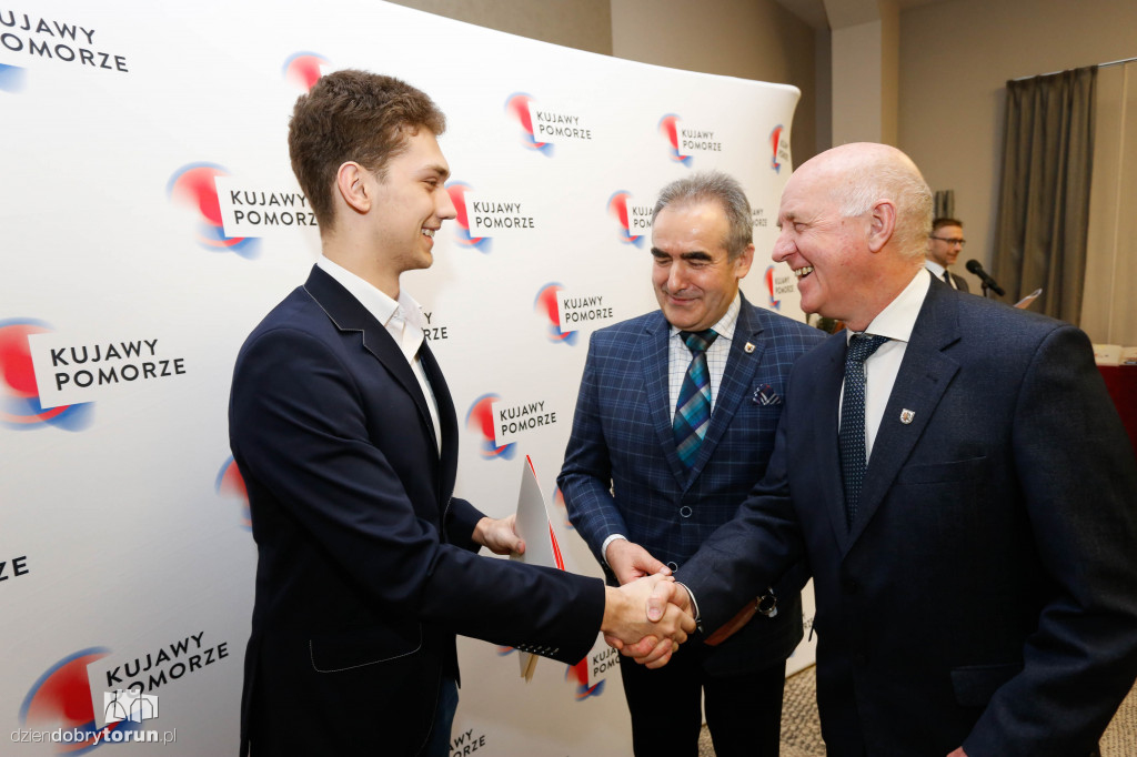 Marszałek nagrodził sportowców