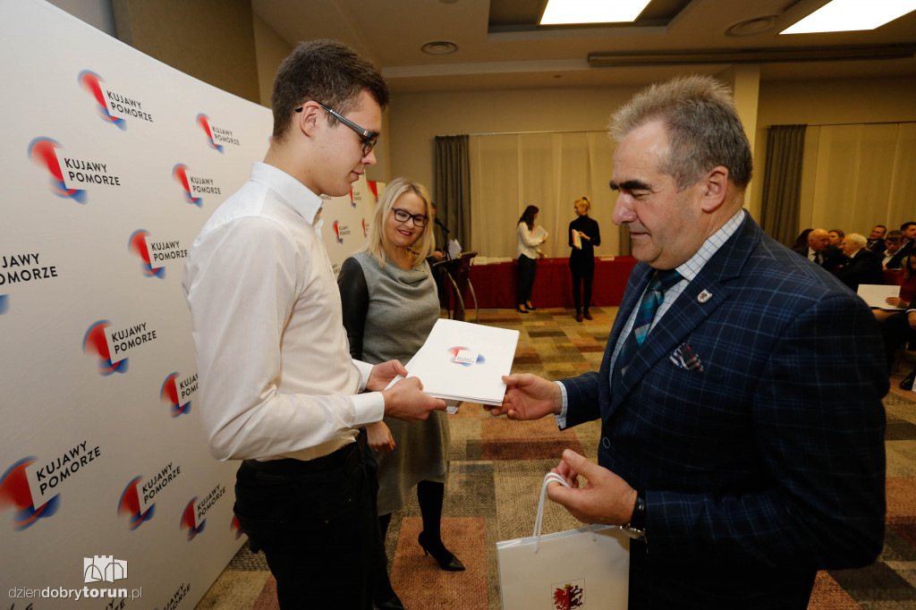 Marszałek nagrodził sportowców