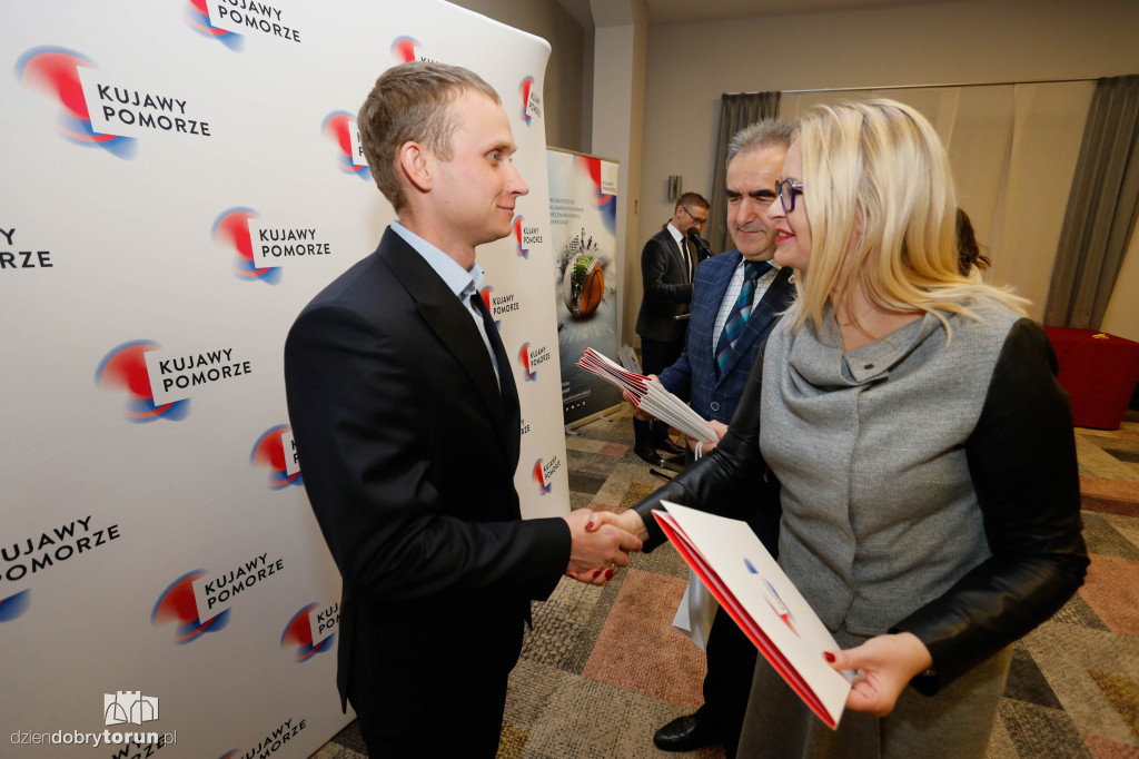 Marszałek nagrodził sportowców
