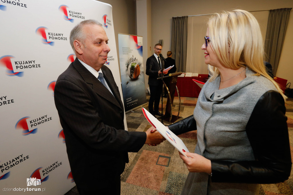 Marszałek nagrodził sportowców
