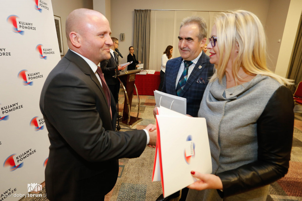 Marszałek nagrodził sportowców