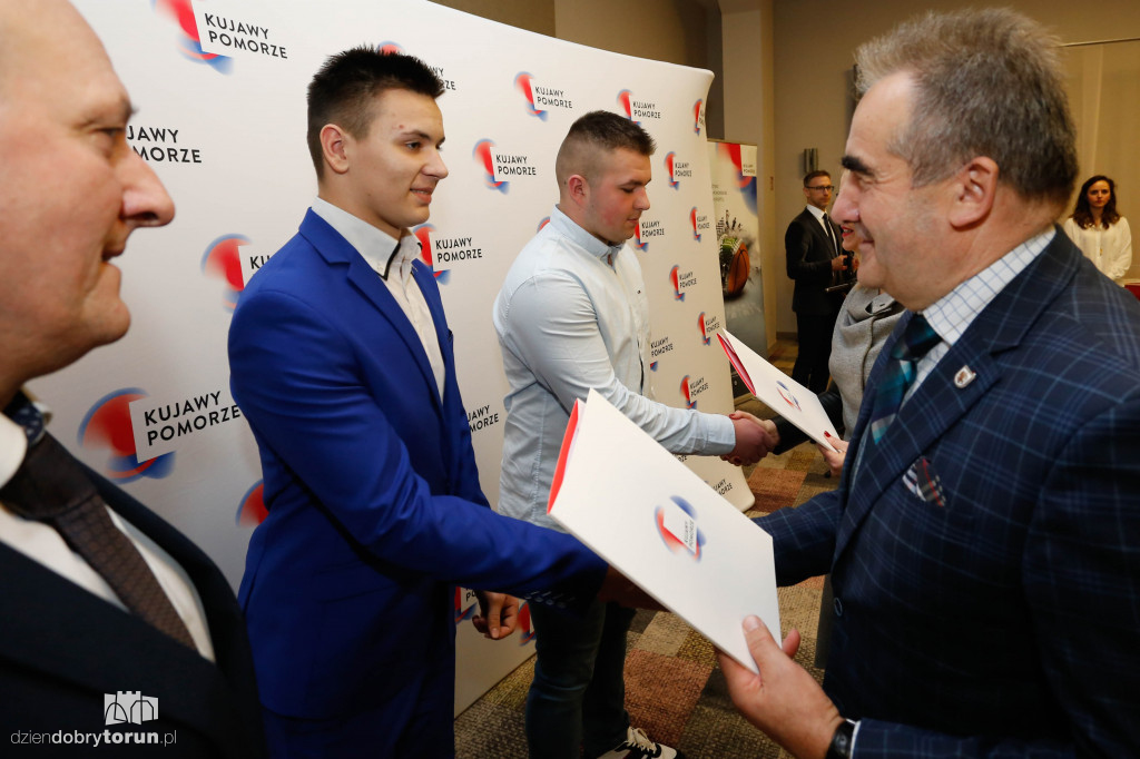 Marszałek nagrodził sportowców