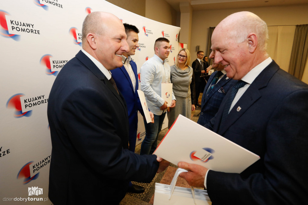 Marszałek nagrodził sportowców
