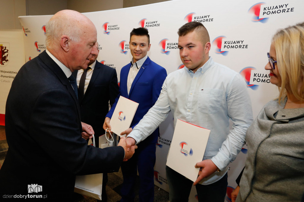 Marszałek nagrodził sportowców