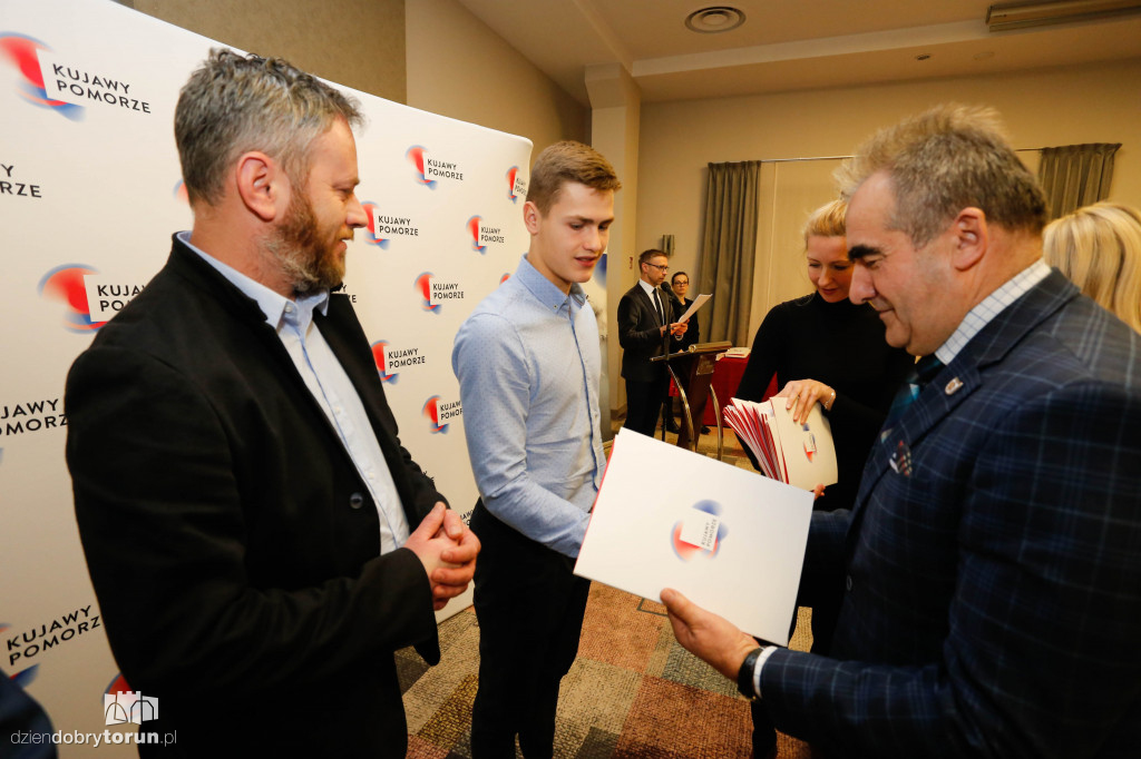 Marszałek nagrodził sportowców