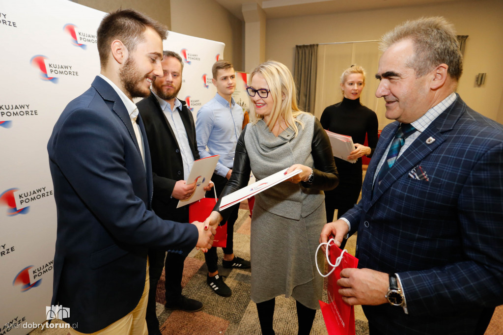 Marszałek nagrodził sportowców