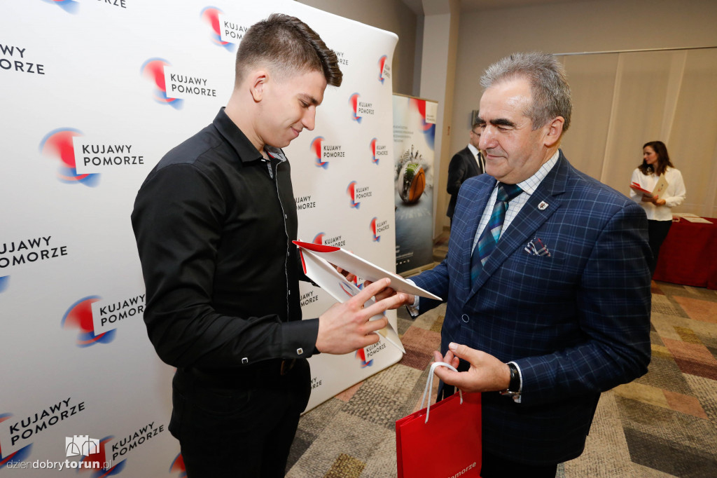 Marszałek nagrodził sportowców