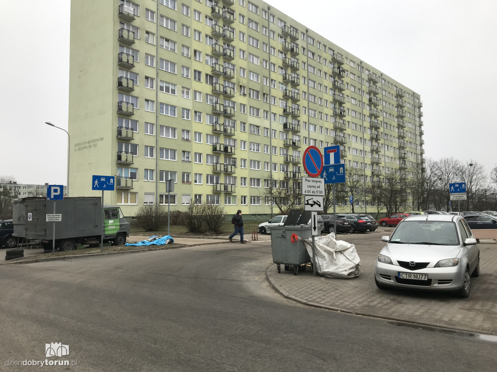Problemy z parkowaniem na Łukasiewicza