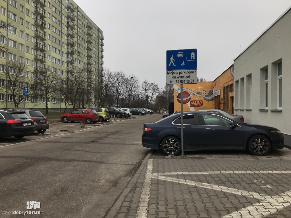 Problemy z parkowaniem na Łukasiewicza