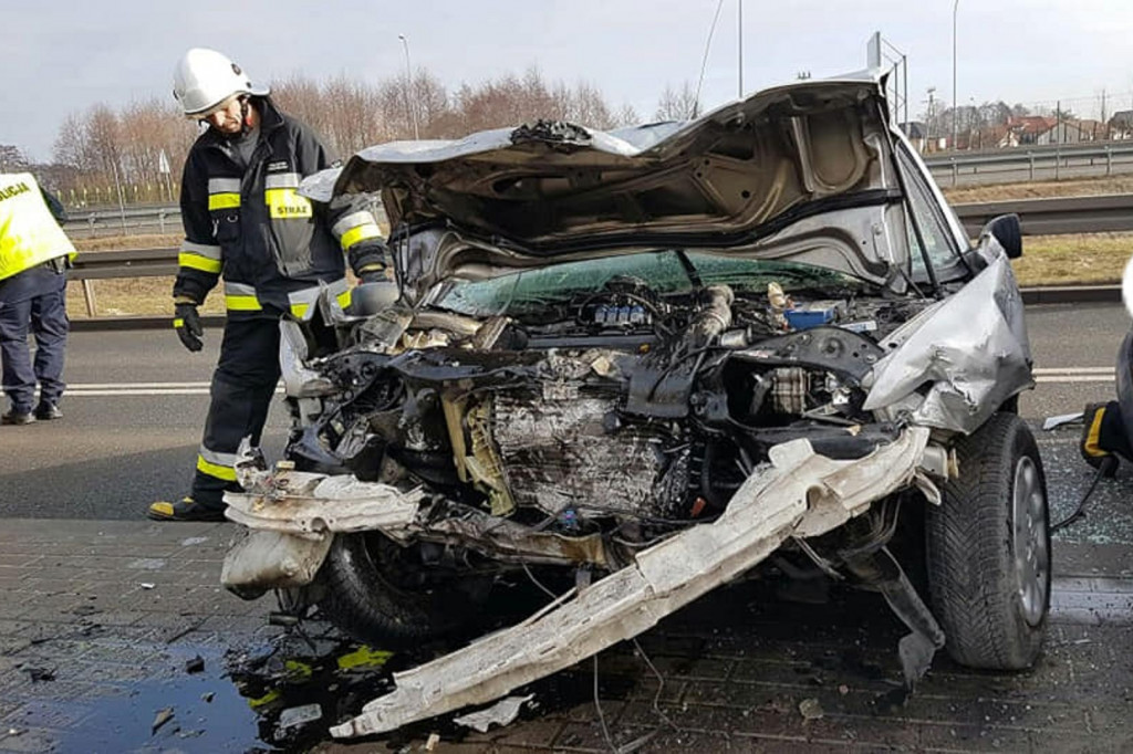 Groźny wypadek w Białych Błotach