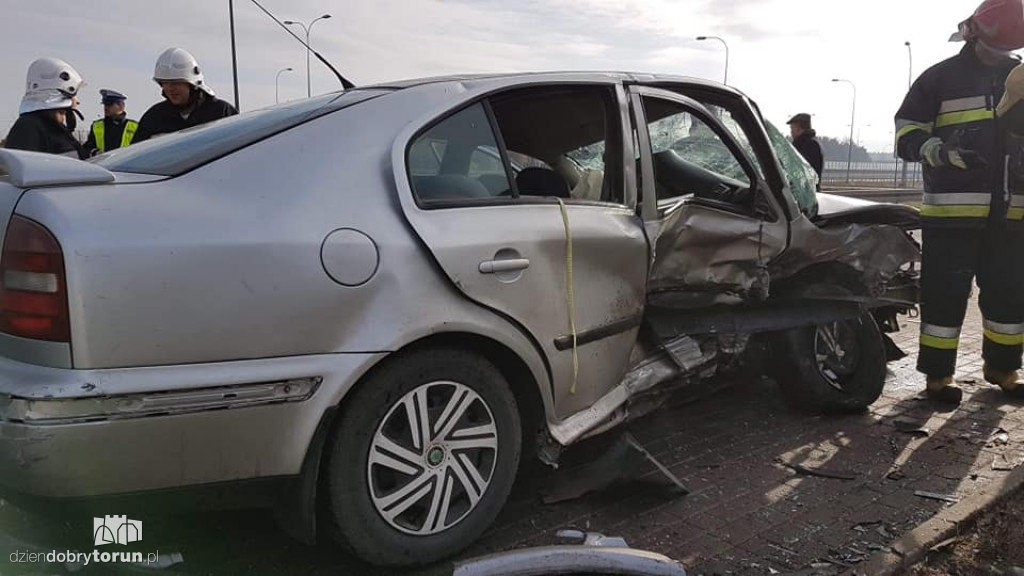 Groźny wypadek w Białych Błotach