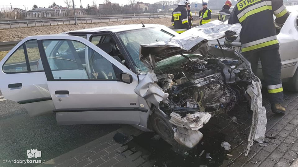 Groźny wypadek w Białych Błotach