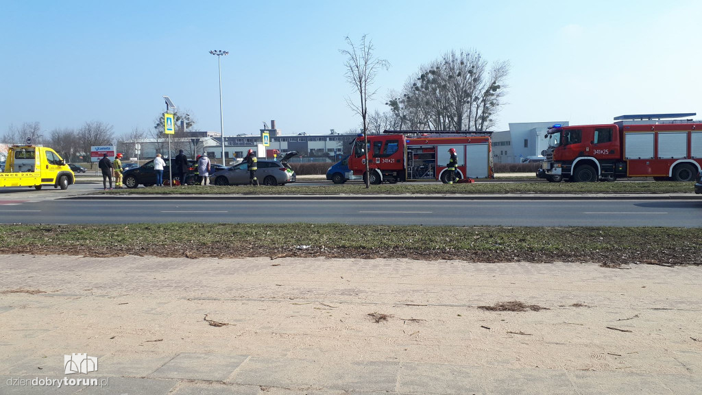 Kolizja dwóch aut na Grudziądzkiej
