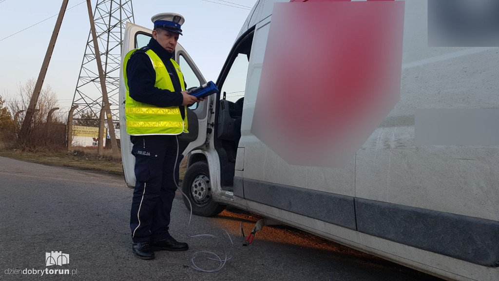 Policjanci skontrolowali pojazdy
