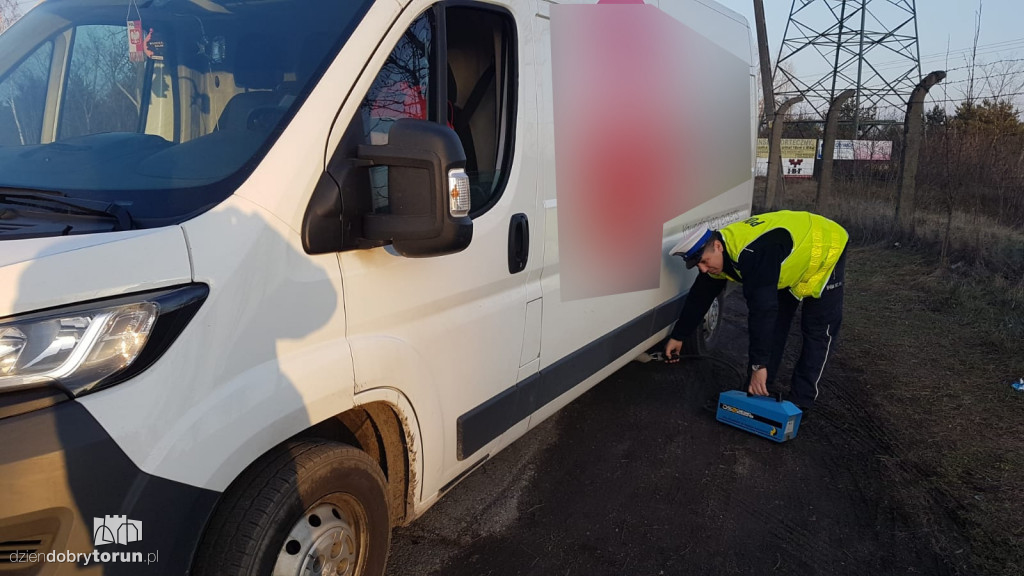 Policjanci skontrolowali pojazdy