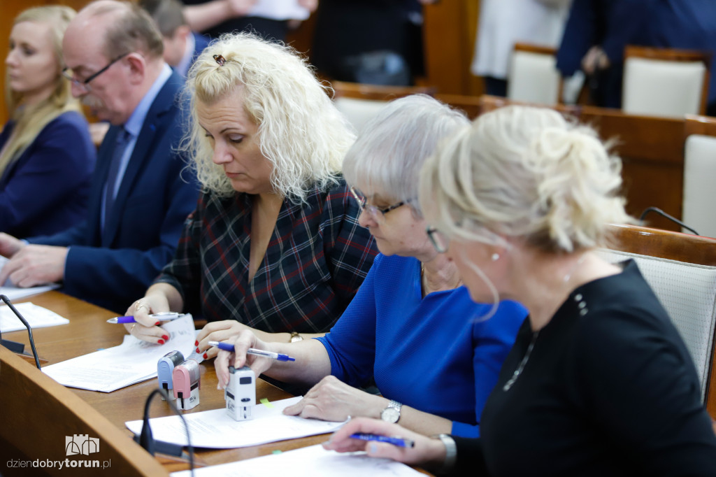 Marszałek wręczył umowy RPO