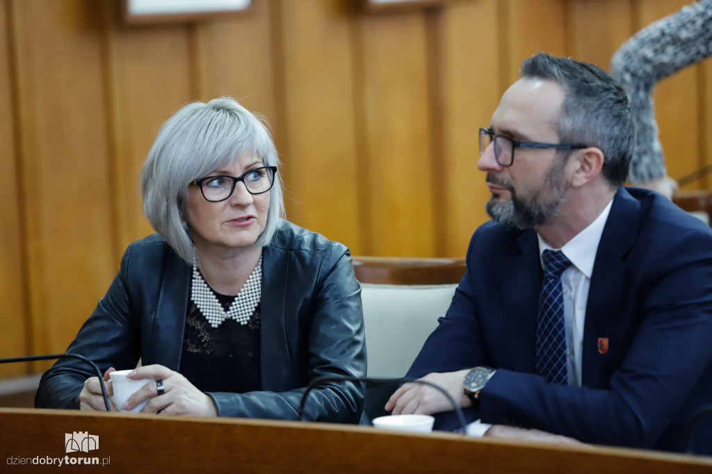 Marszałek wręczył umowy RPO