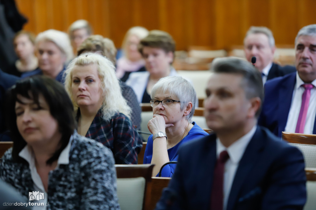 Marszałek wręczył umowy RPO