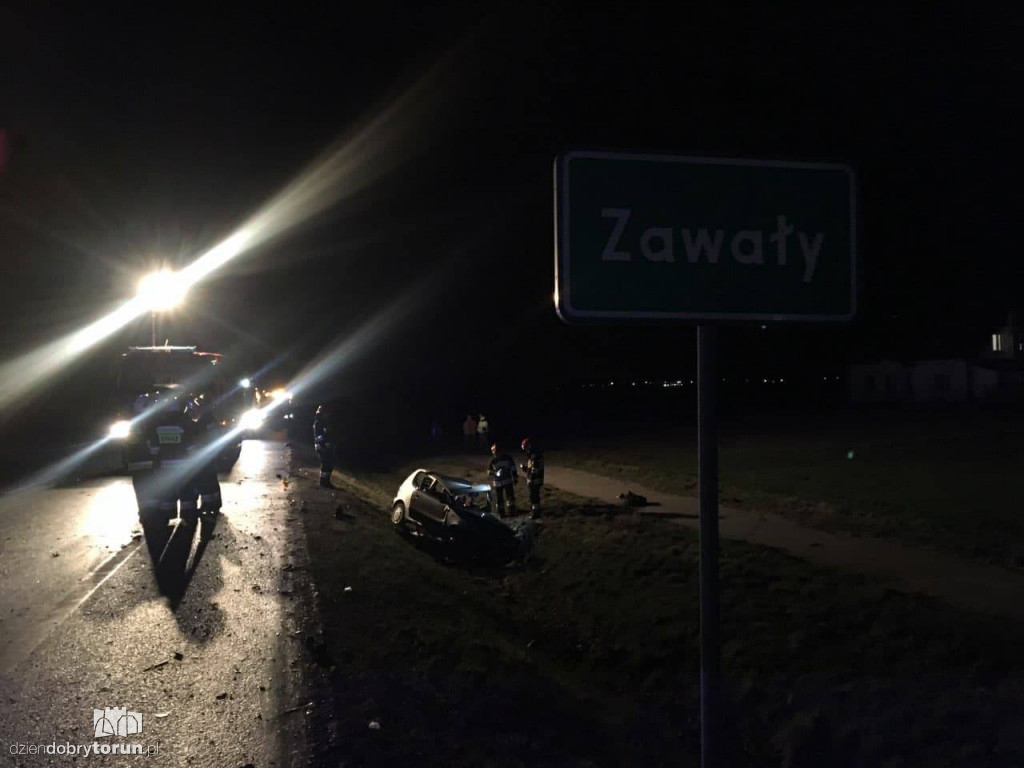 Wypadek na DK10 w Zawałach