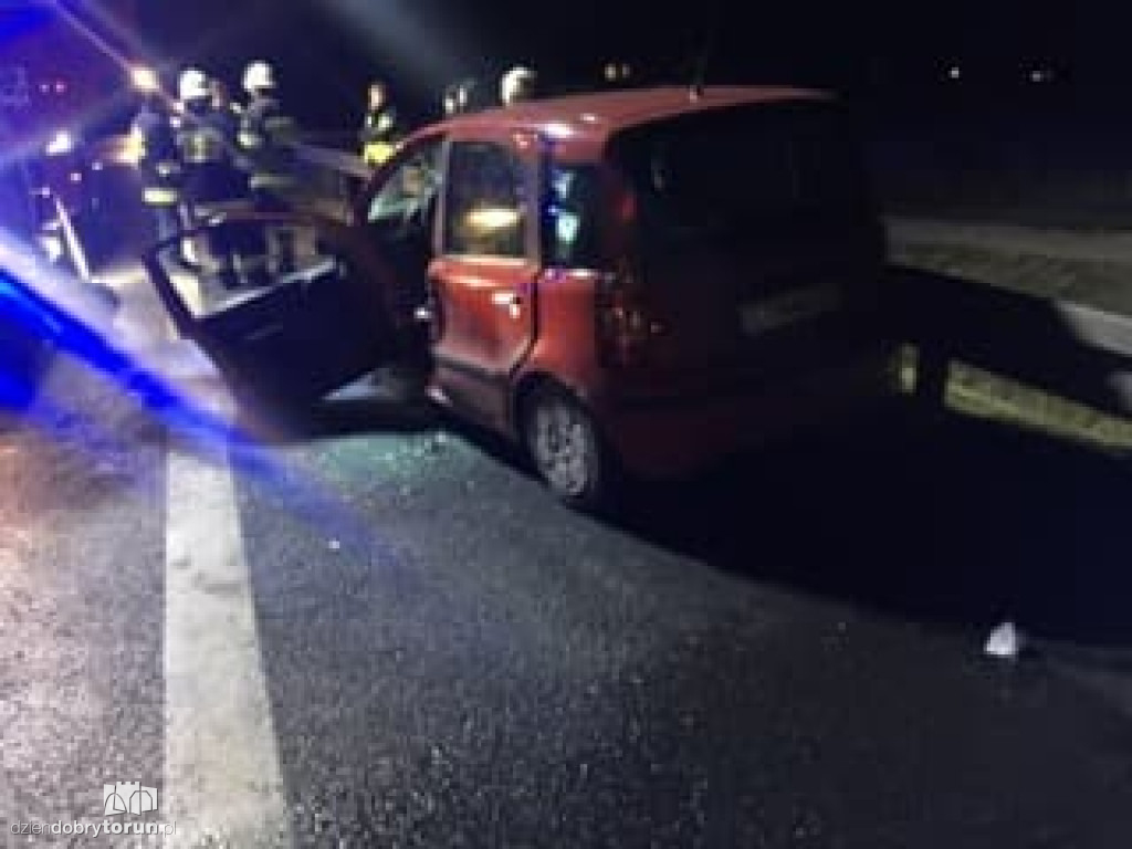 Wypadek na DK10 w Zawałach