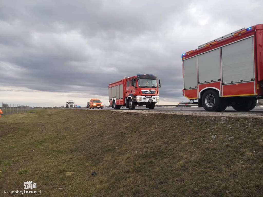 Wypadek z udziałem volvo na A1