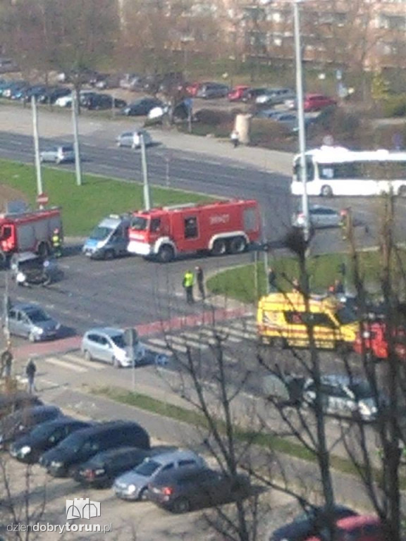 Zderzenie dwóch aut na Sz. Lubickiej