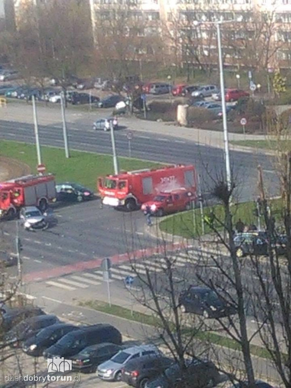 Zderzenie dwóch aut na Sz. Lubickiej