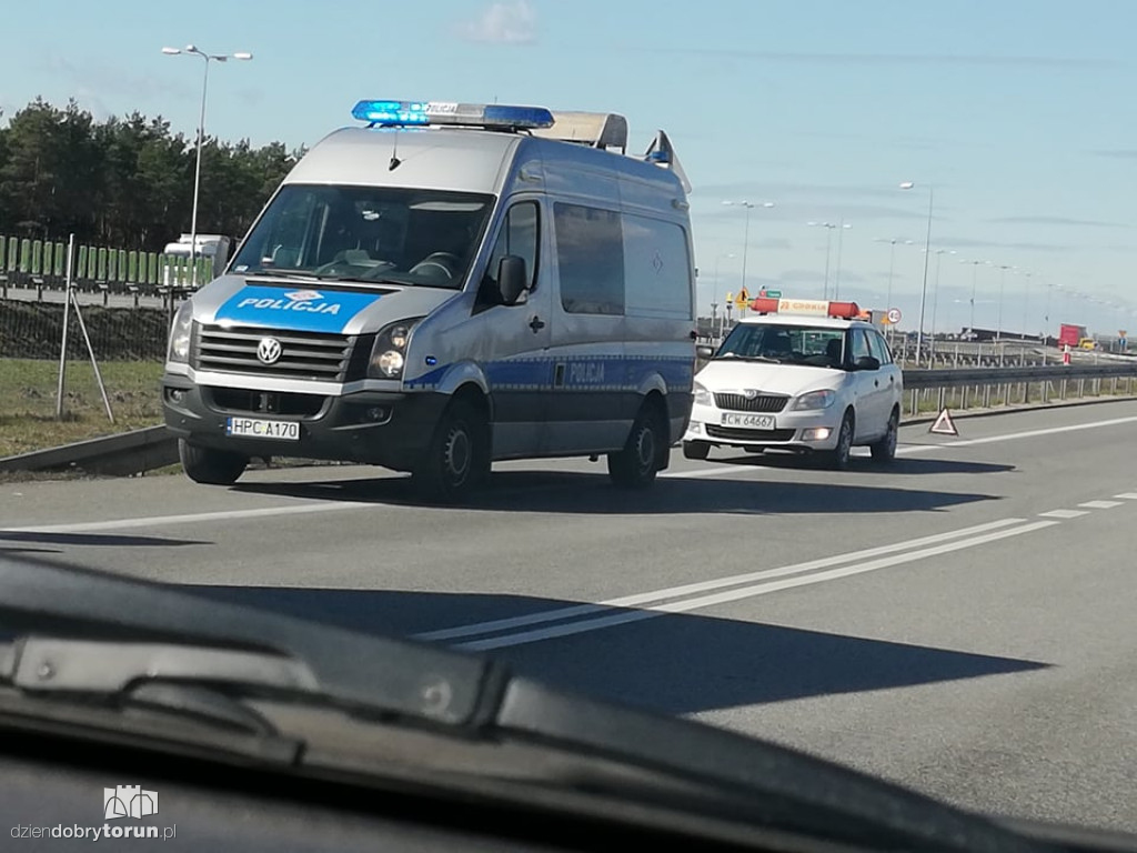 Tir wypadł z drogi na DK91 w Ciechocinku