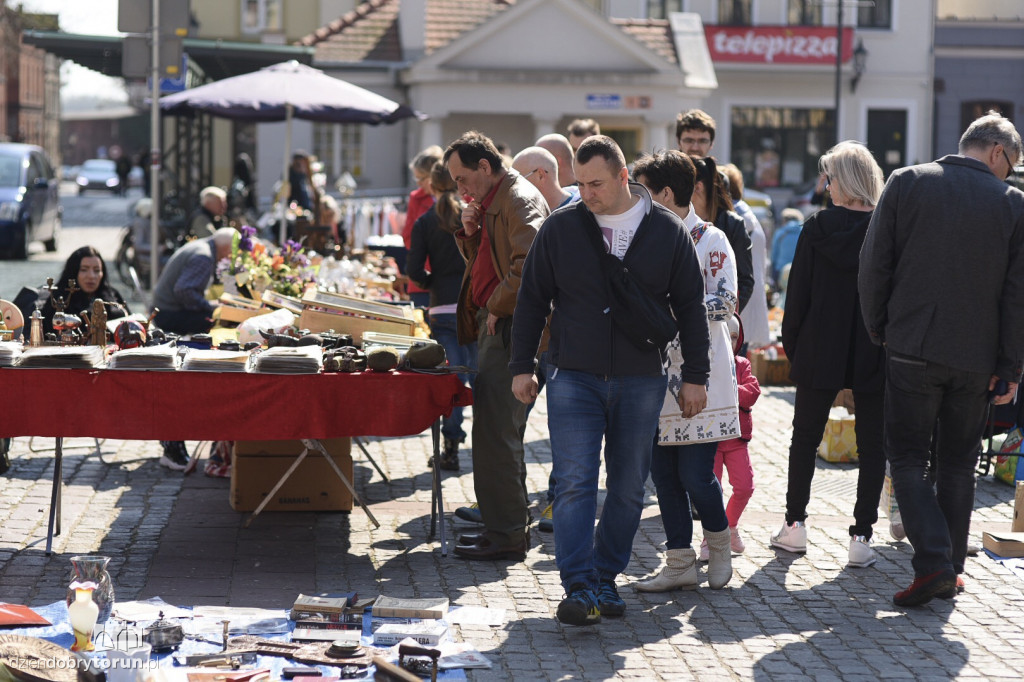 Pchli targ na Rynku Nowomiejskim