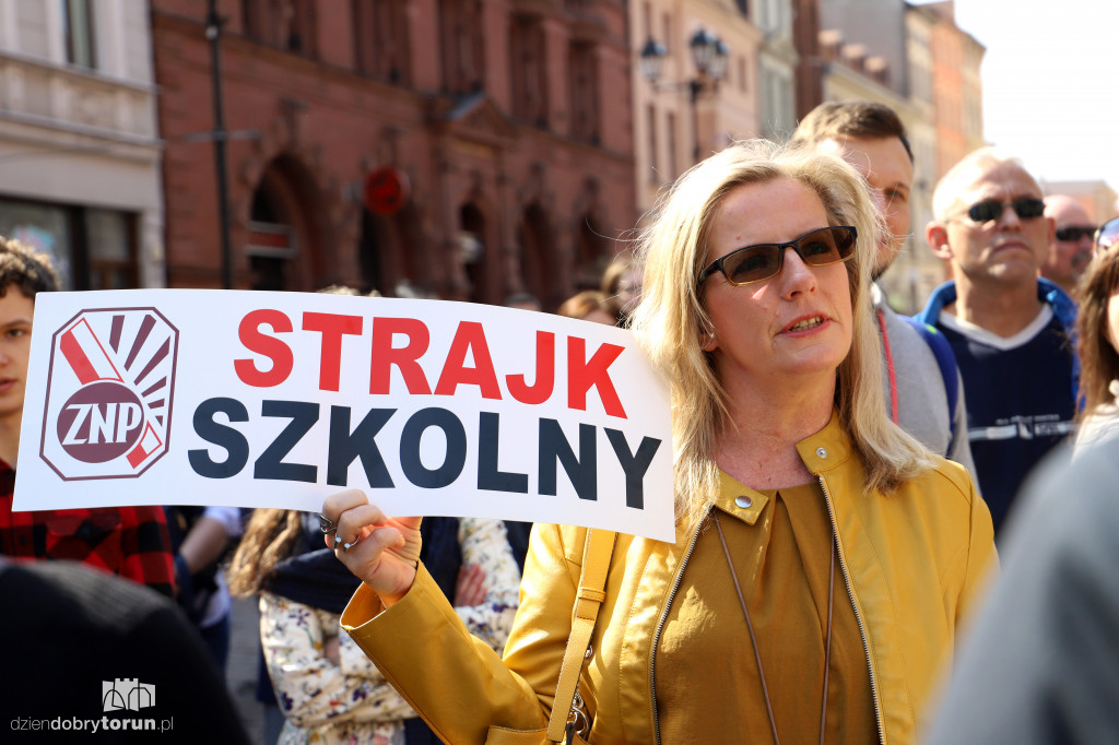 Protest ,,Wspieram nauczycieli''