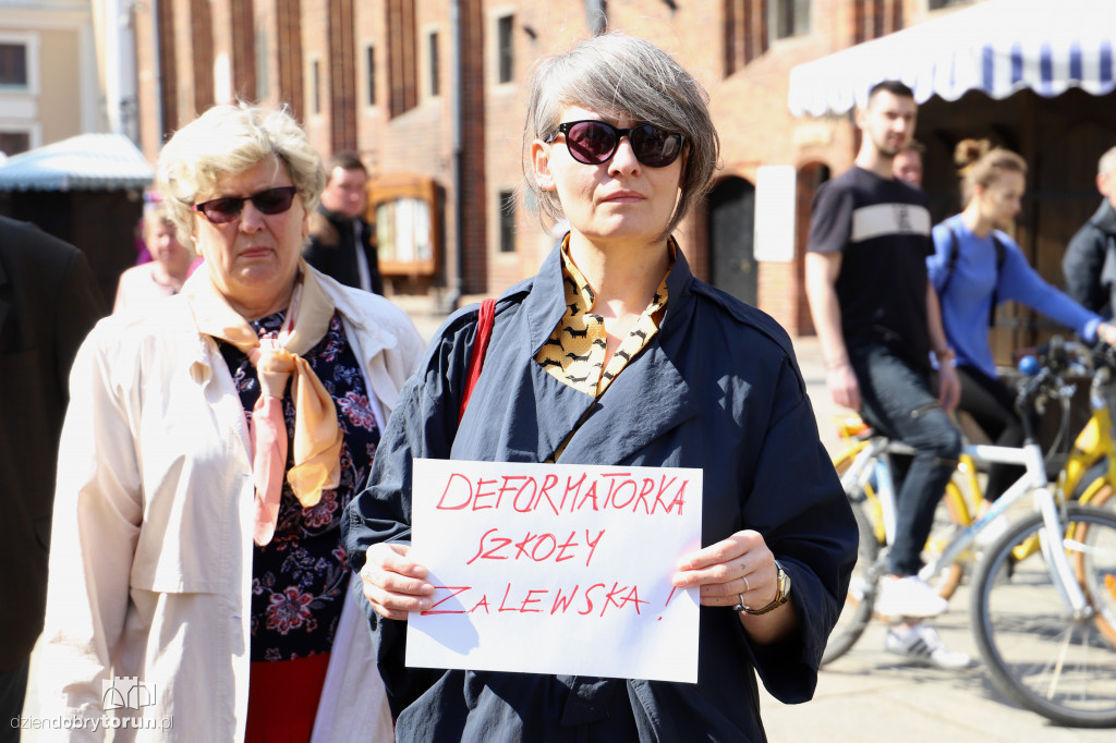 Protest ,,Wspieram nauczycieli''
