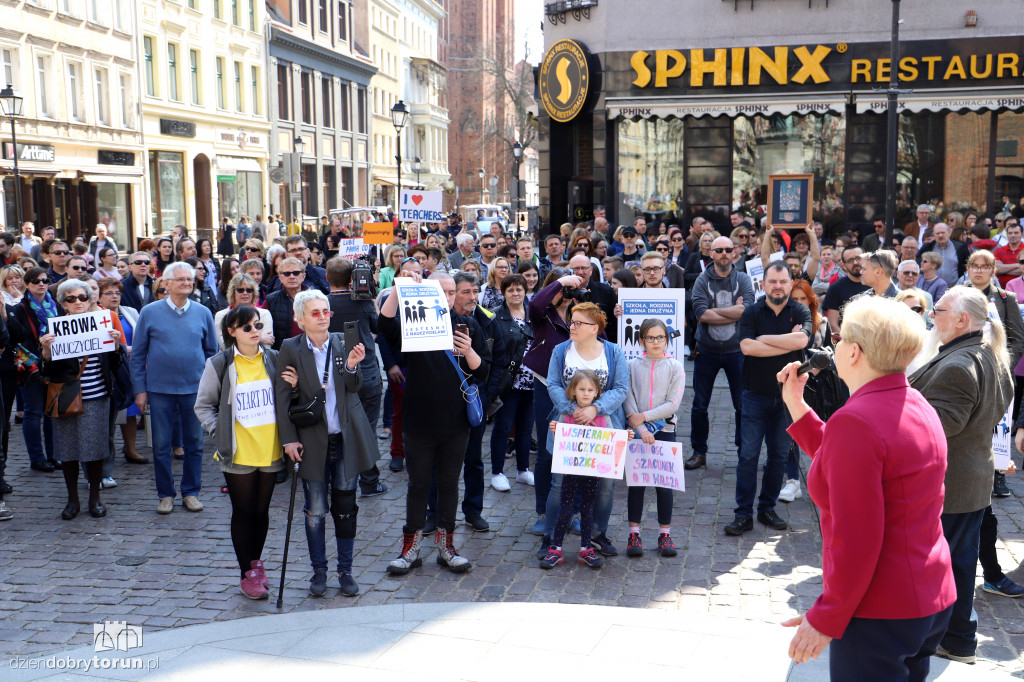 Protest ,,Wspieram nauczycieli''
