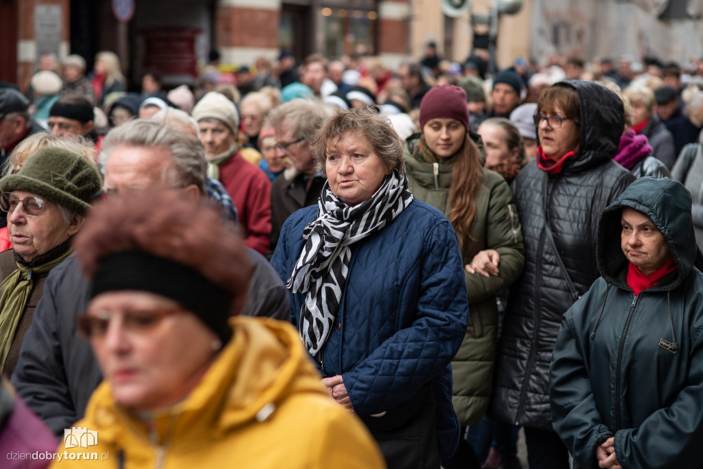 Droga Krzyżowa przeszła ulicami Torunia