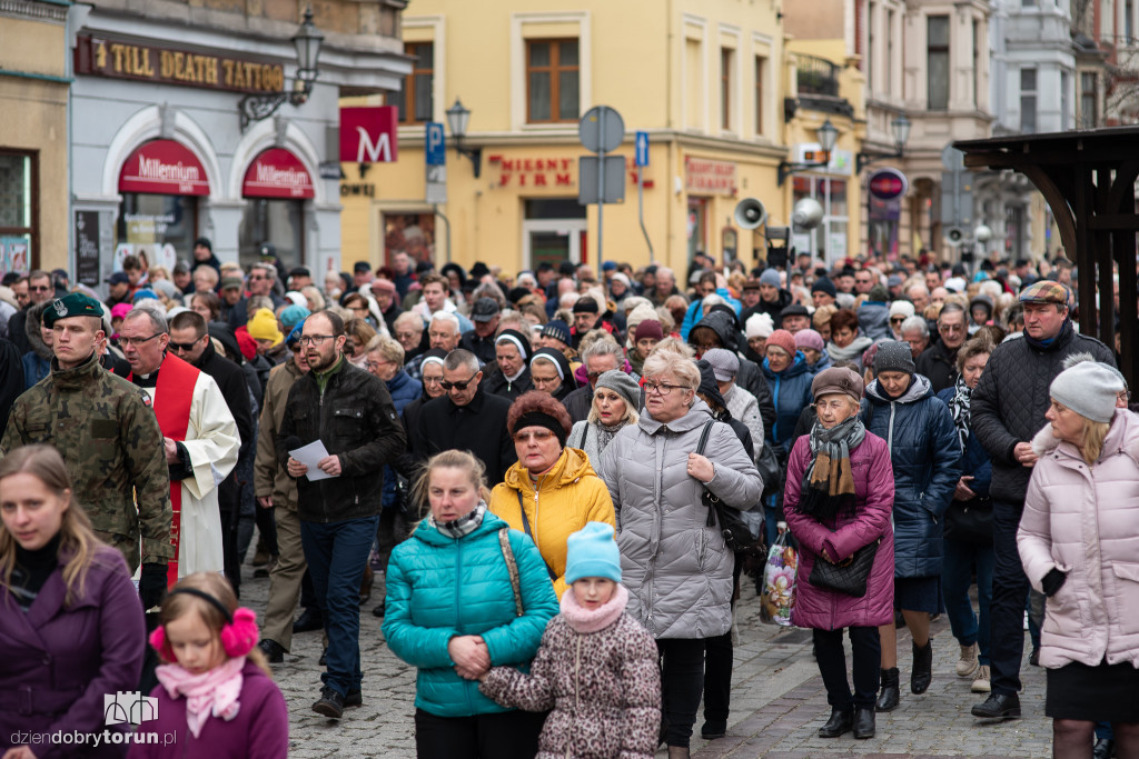 Droga Krzyżowa przeszła ulicami Torunia