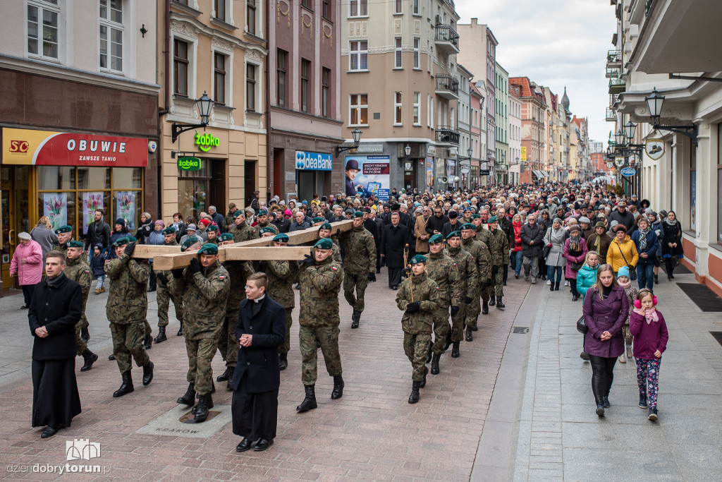Droga Krzyżowa przeszła ulicami Torunia