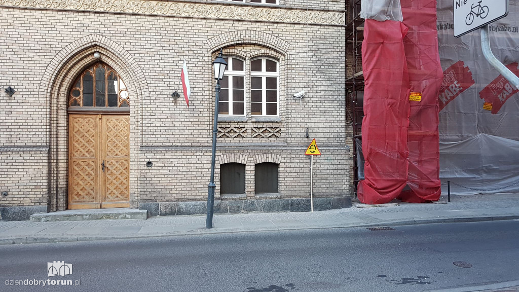 Nietypowe znaki w centrum miasta