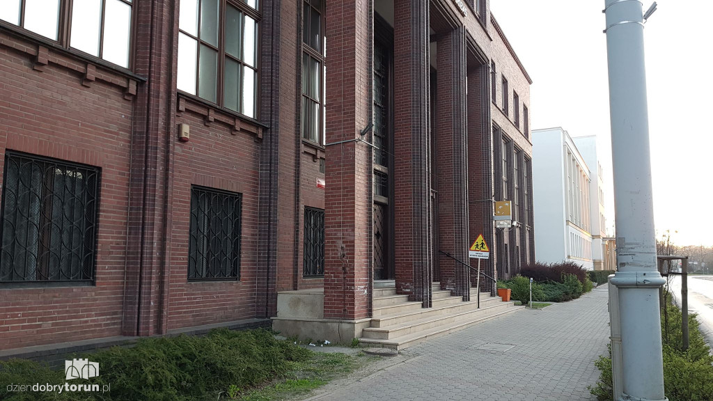 Nietypowe znaki w centrum miasta