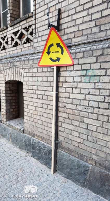 Nietypowe znaki w centrum miasta