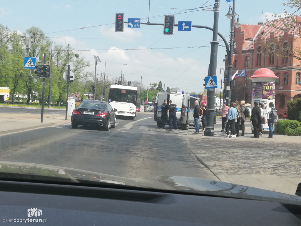 Interwencja policji w centrum miasta